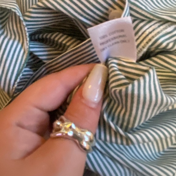 Petersyn Revolve Ruffle Pinstripe Button Down Tunic Sz small A15 - Picture 3 of 5